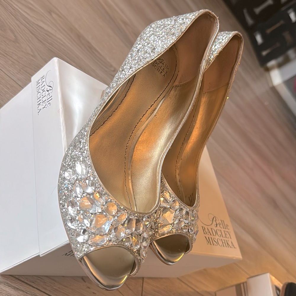 Belle Badgley Mischka Silver Sparkle platform Dress Shoes